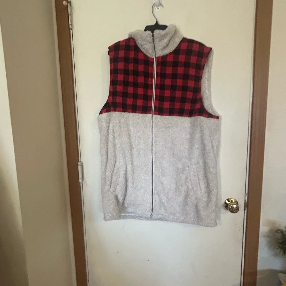 NWT Sunshine & Rodeos Plus Size 3X Plaid Sherpa Vest